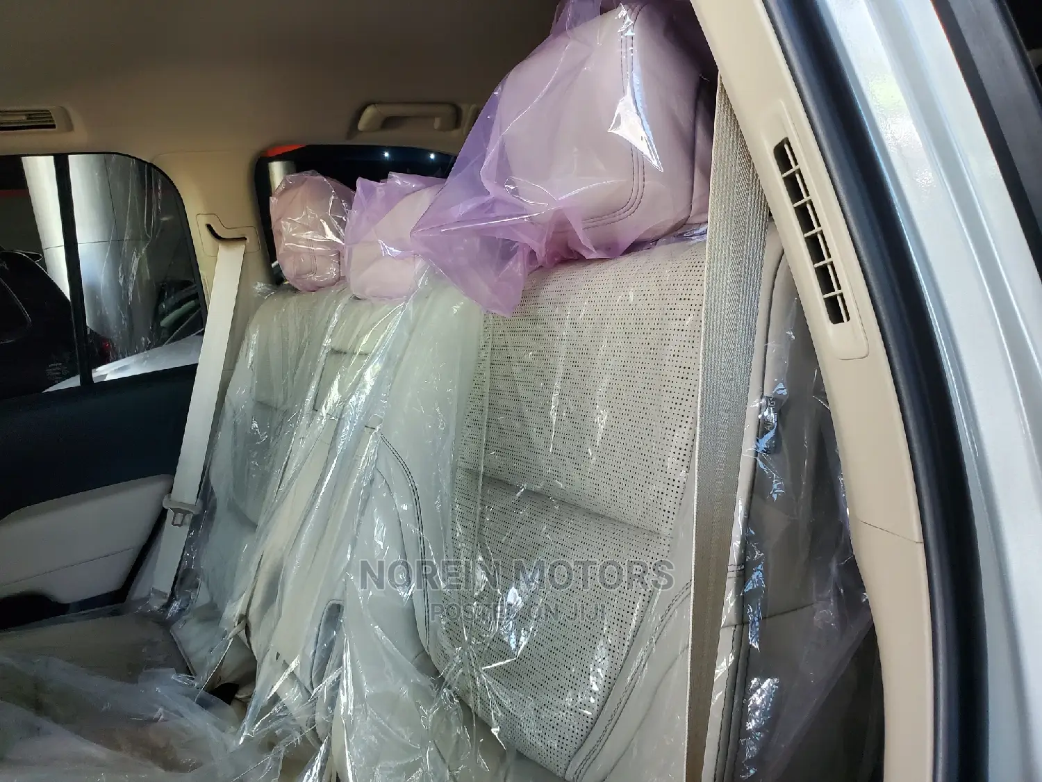 Toyota Land Cruiser 2023 Off white
