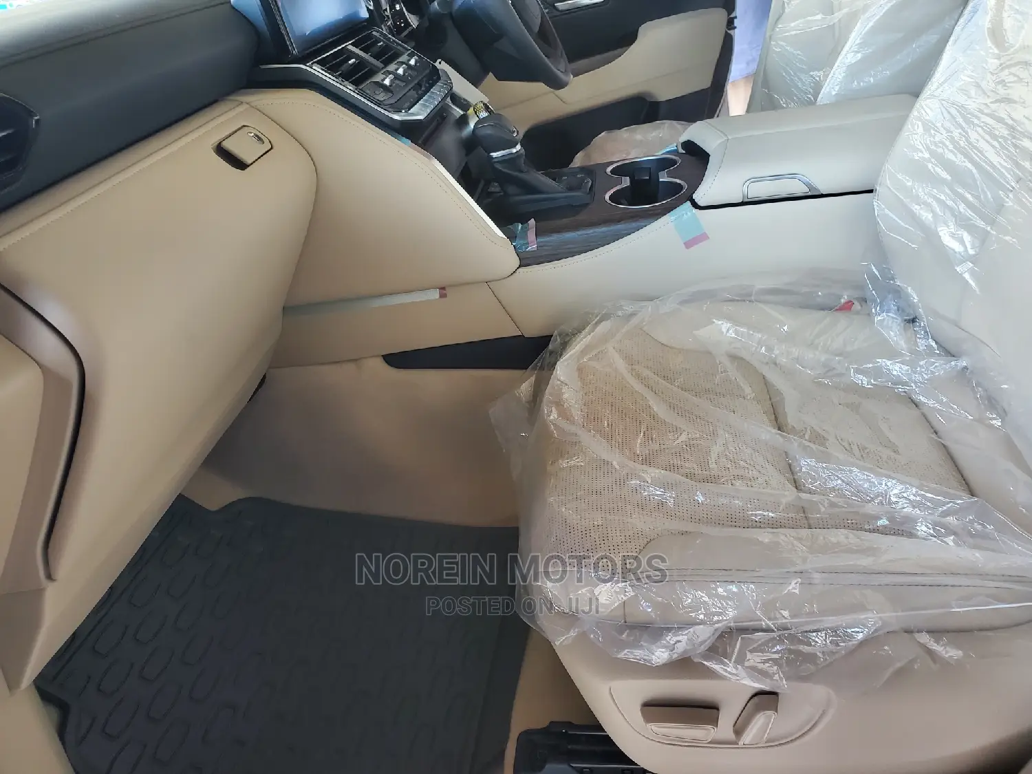 Toyota Land Cruiser 2023 Off white