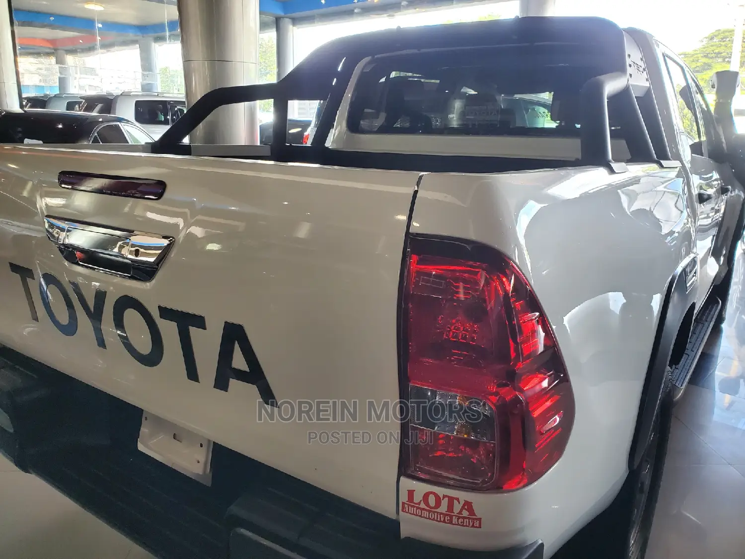 Toyota Hilux 2018 White