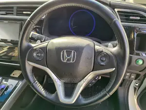 Honda Fit Shuttle 1.5 Hybrid 2WD 2016 White