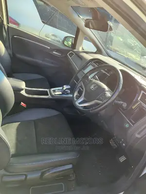 Honda Fit Shuttle 1.5 Hybrid 2WD 2016 White