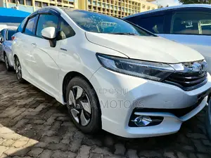 Honda Fit Shuttle 1.5 Hybrid 2WD 2016 White