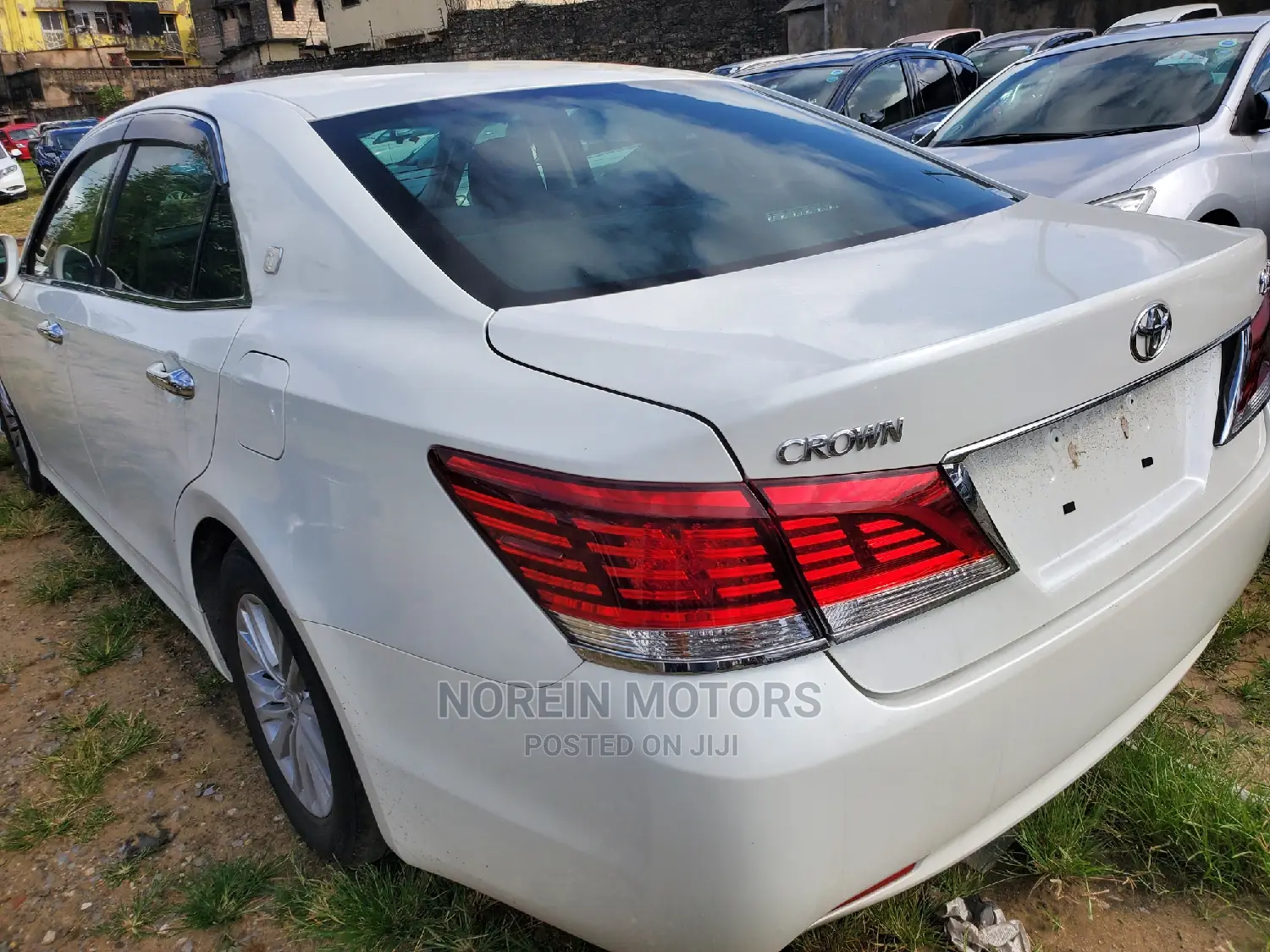 Toyota Crown 2016 Pearl