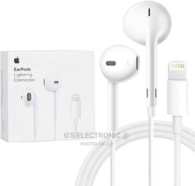 iPhone Plus Lightning iPhone Earphones - main view