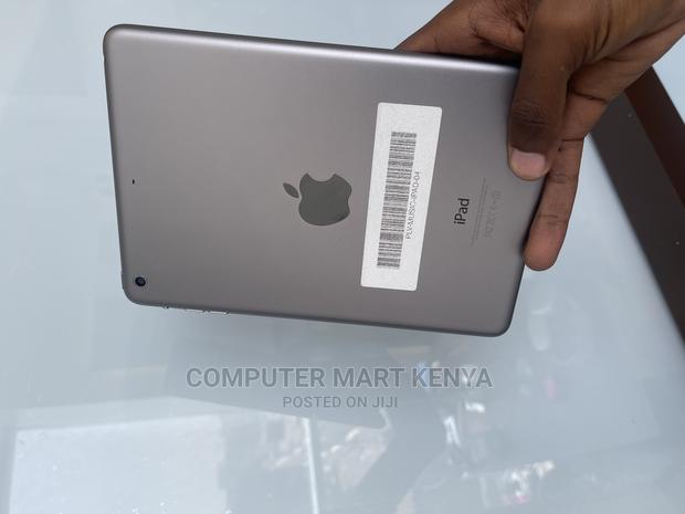 Apple iPad mini 2 16 GB Gray - main view