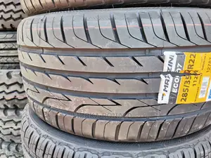 285/35r22 Mazzin Tyre