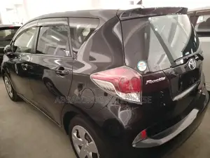 Toyota Ractis 2016 Black