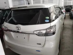 Toyota Wish 2016 White