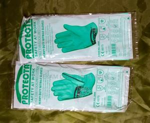 Oil Resistant Nitrile Gloves - main view
