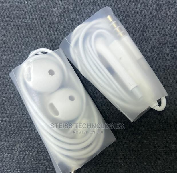 Oppo Wired Earphones.