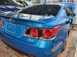 Toyota Crown 2017 Blue