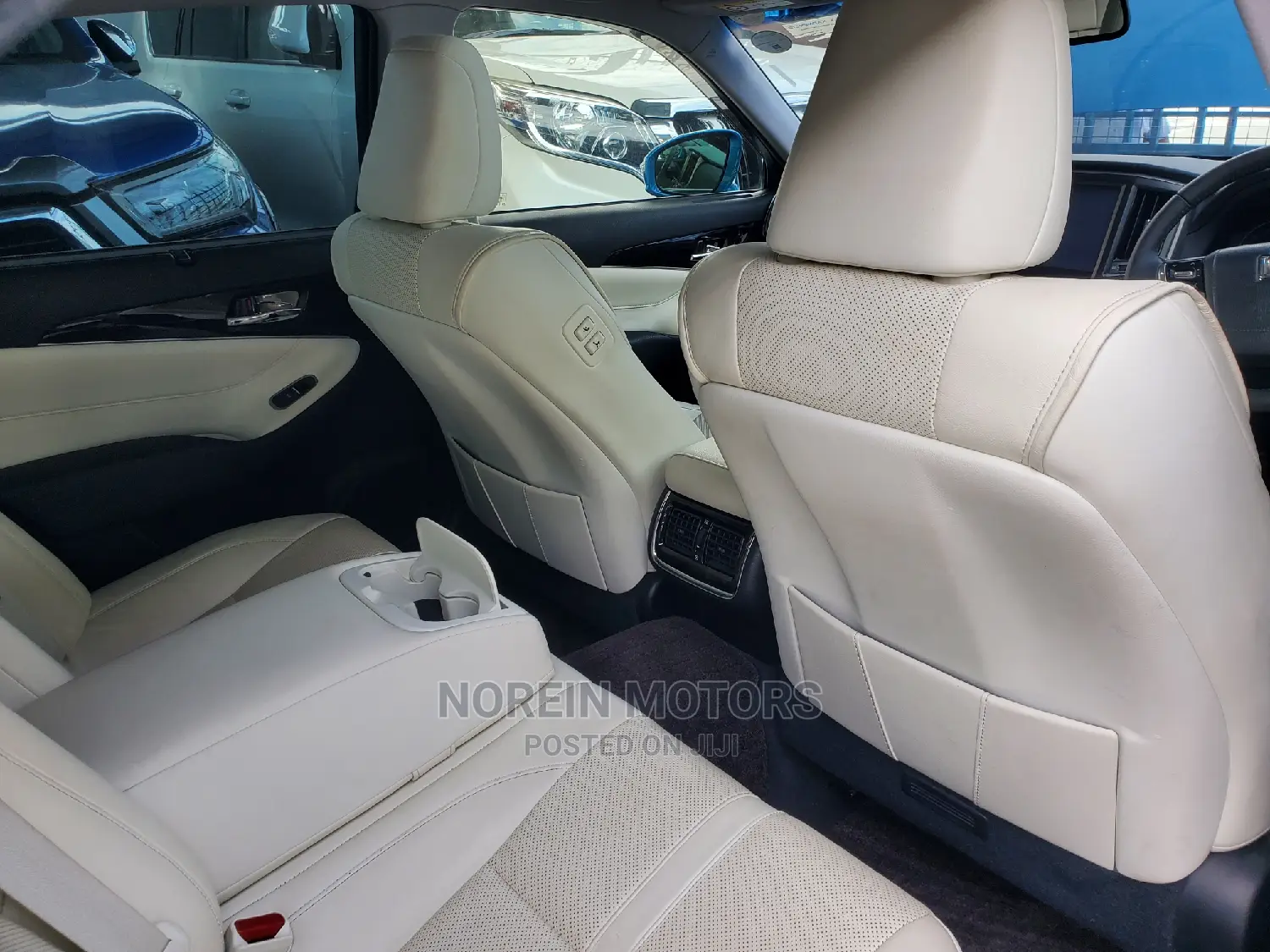 Toyota Crown 2017 Blue