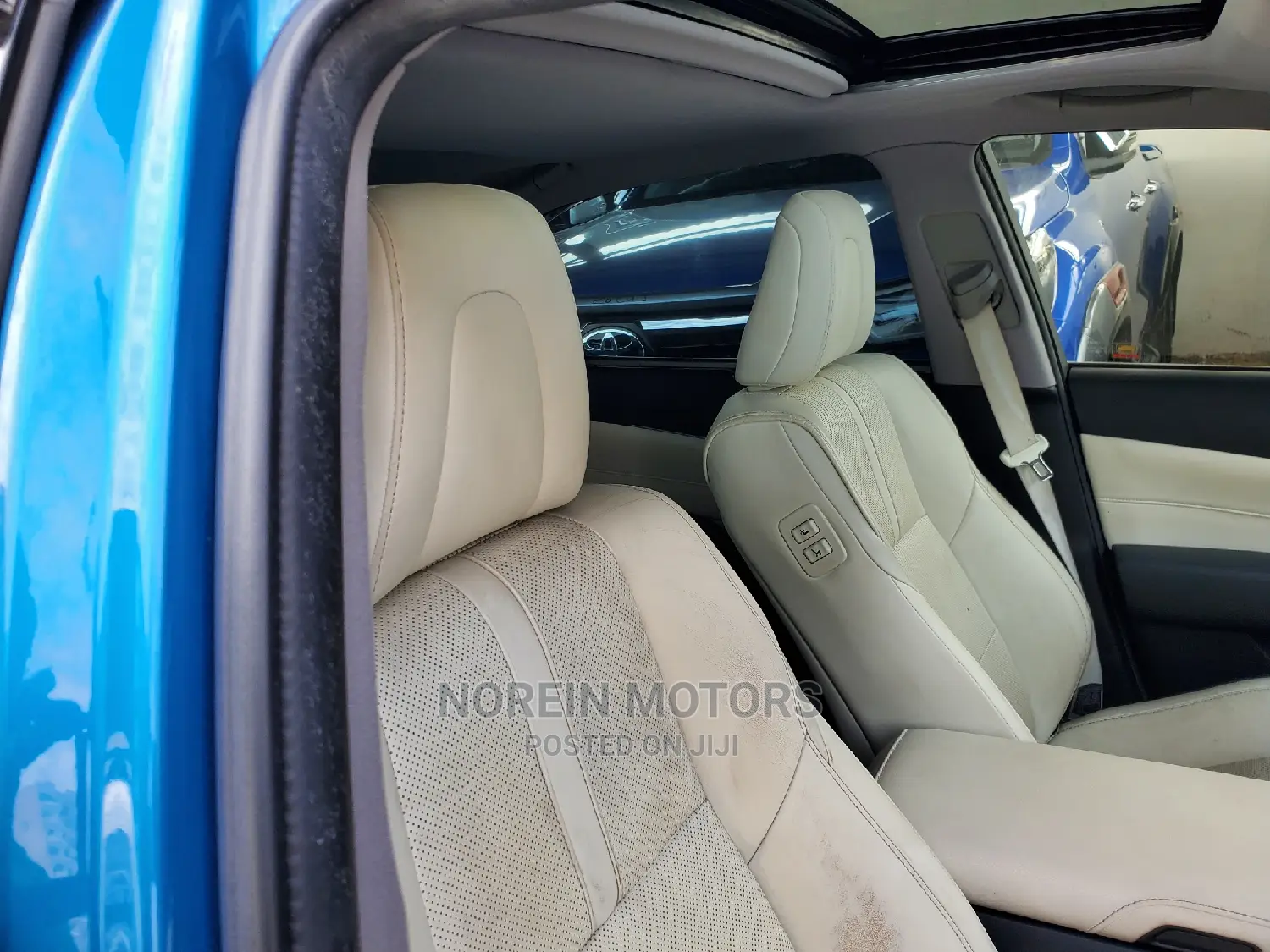 Toyota Crown 2017 Blue