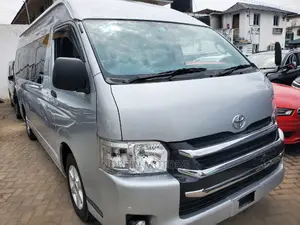 Toyota HiAce 2018 Silver