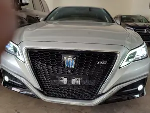 Toyota Crown 2017 Silver