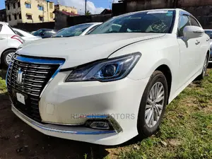 Toyota Crown 2016 Pearl