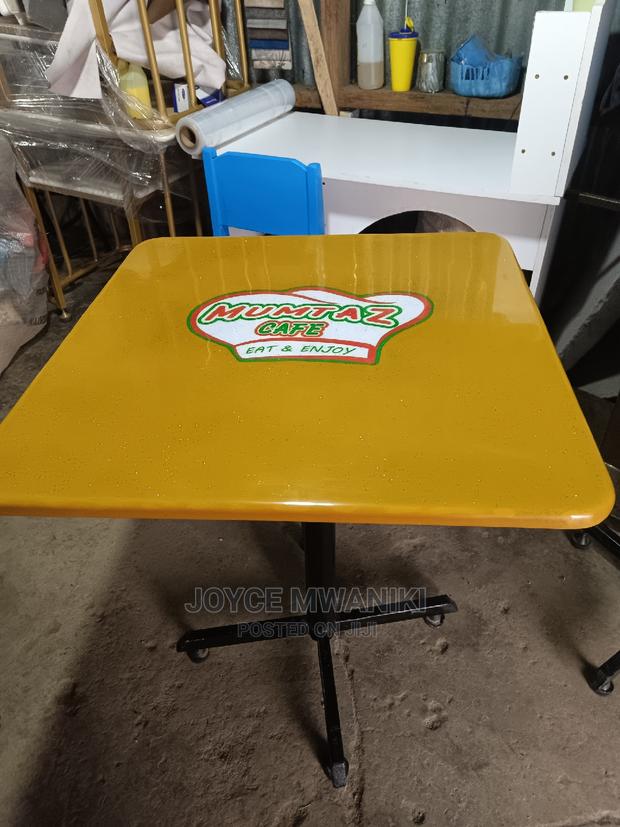 Restaurant Marble Table Mastered Yellow - thumbnail 3