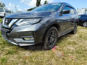 Nissan X-Trail 2.0 Petrol FWD 2016 Gray