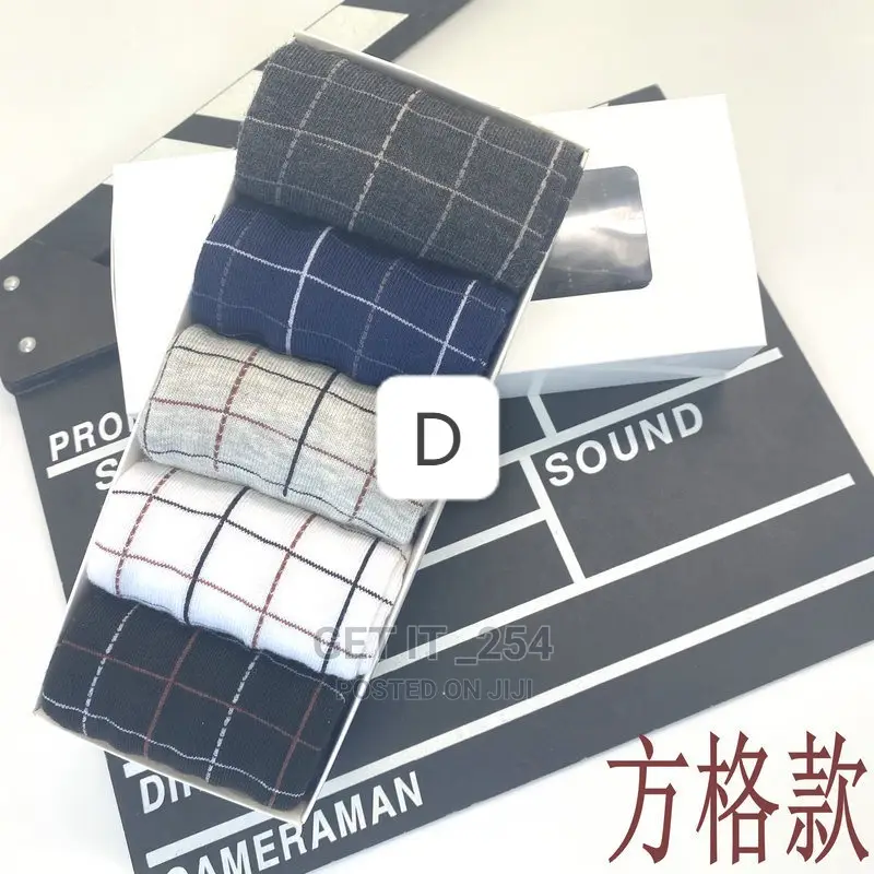 Men 5 in 1 Socks Set*
*Material*:Cotton 
 Per Set