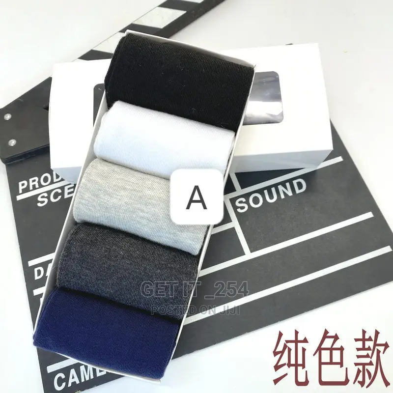 Men 5 in 1 Socks Set*
*Material*:Cotton 
 Per Set