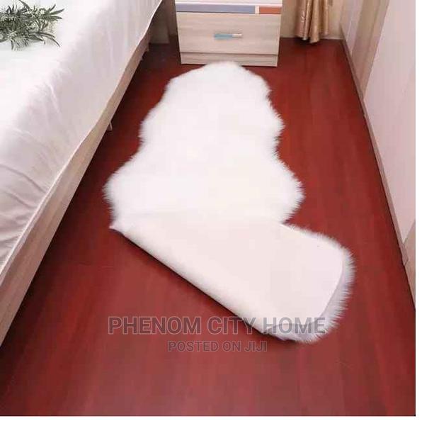 Home Decorative Faux Fur Mats - thumbnail 2