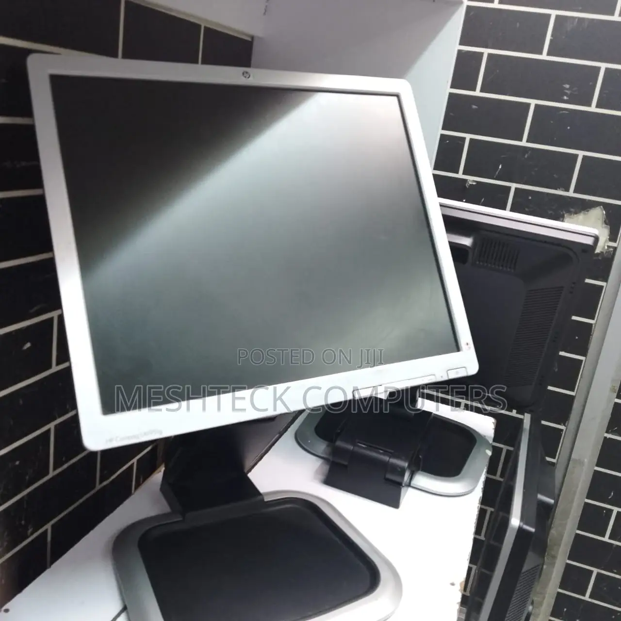 HP 19 Inches Computer Monitor