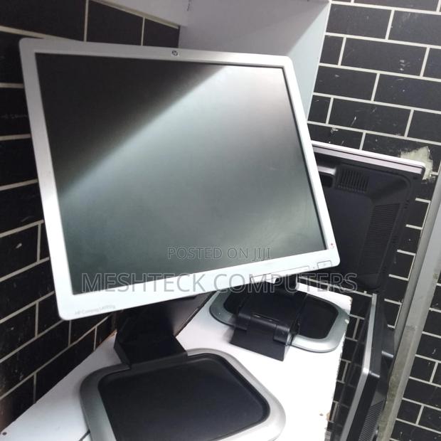 HP 19 Inches Computer Monitor - thumbnail 3