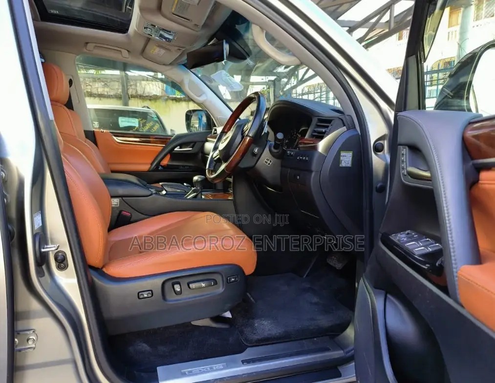 Lexus LX 2016 Gray