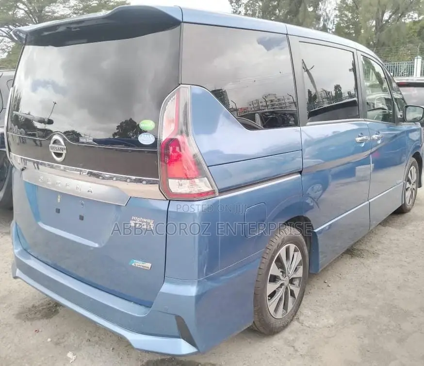 Nissan Serena 2015 Blue