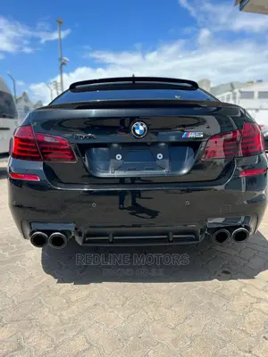 BMW M5 Base RWD 2016 Black