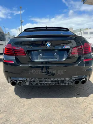 BMW M5 Base RWD 2016 Black