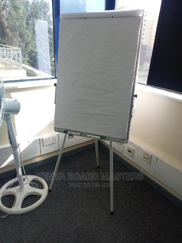 Whiteboard on a Tripod Stand Whiteboard or Flipchart Stand - main view