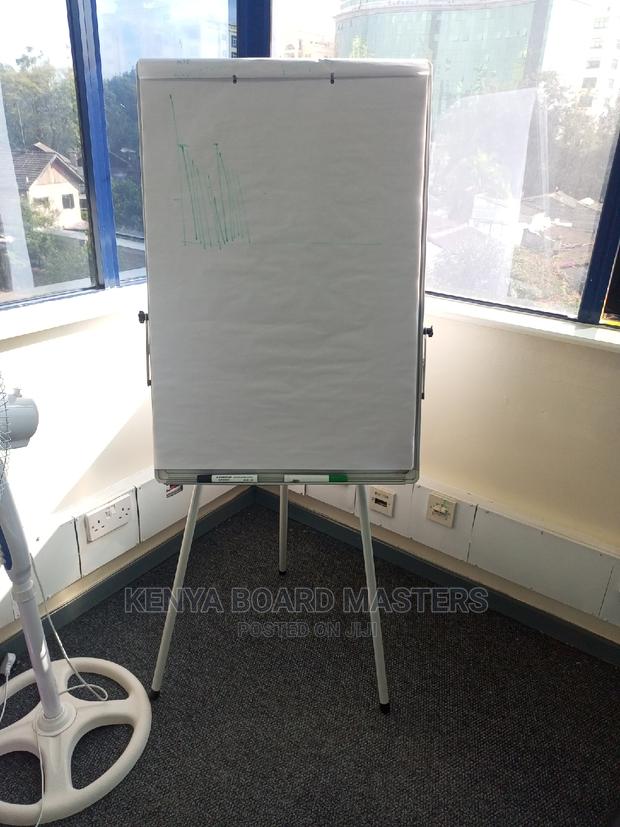 White Board on Stand Flip Chart Flip Chart - main view