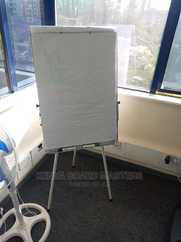 White Board on Stand Flip Chart Flip Chart - thumbnail 2
