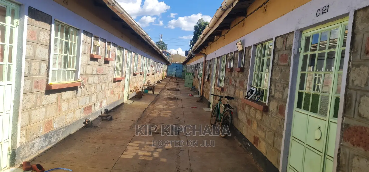 10bdrm Duplex in Kimumu for sale
