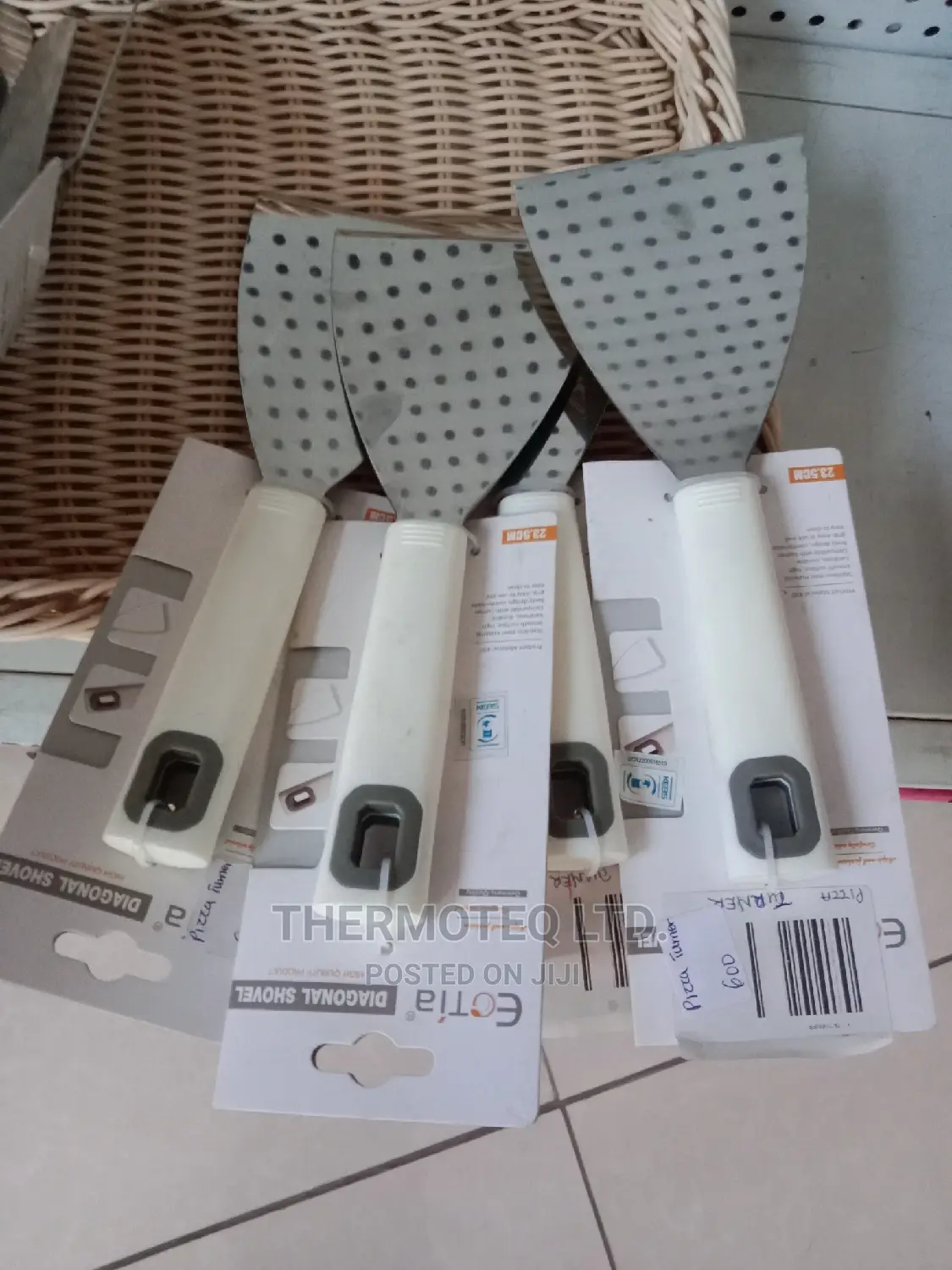 Kitchen Turner/Pizza Knives/Rust Proof Knives/Durable