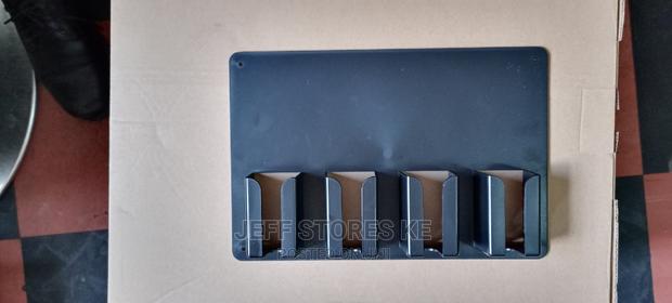 4 Machine Holders - main view