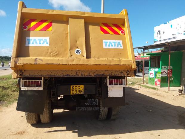 Tata Lorry Tipper - thumbnail 3