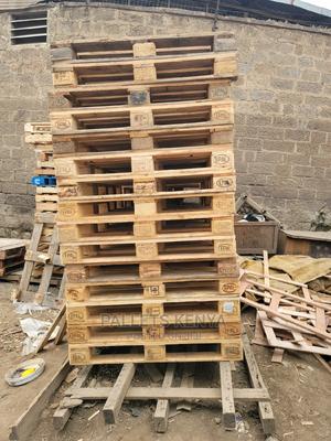 Wooden Pallets- (UHE;)