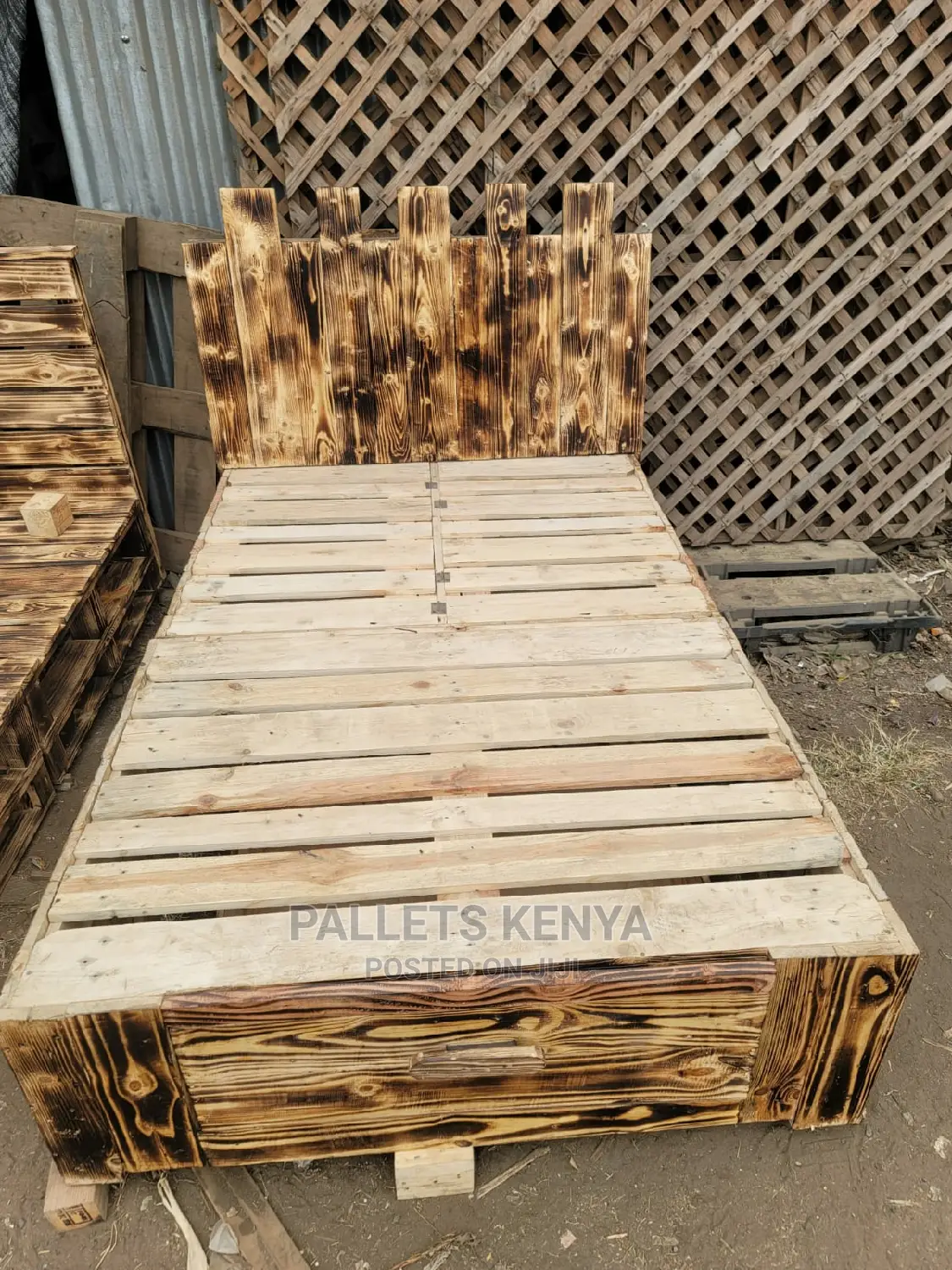 Pallet Bed- With Additional Storage. (NGU;)