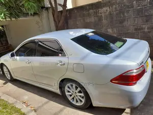 Toyota Crown 2011 Silver