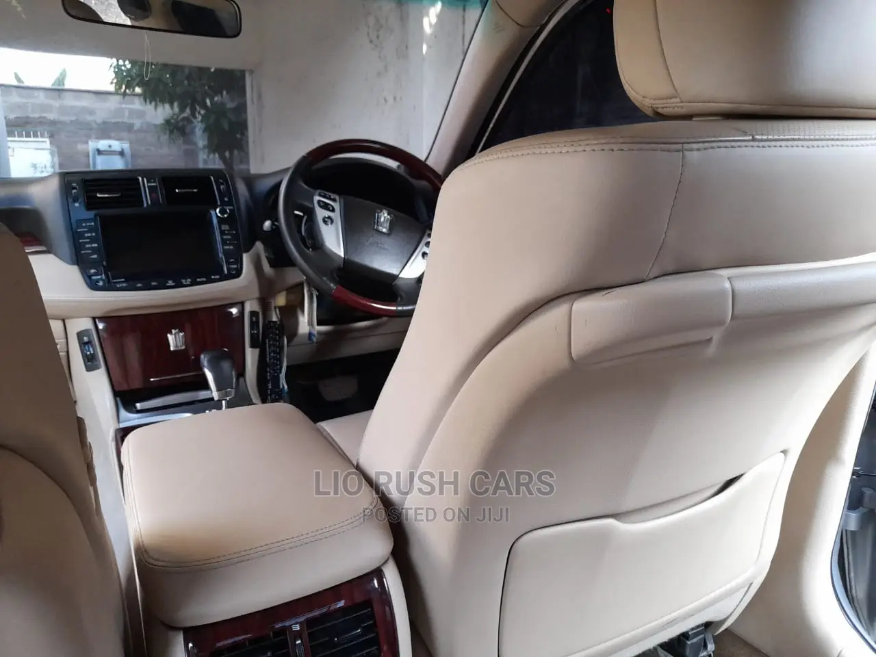 Toyota Crown 2011 Silver