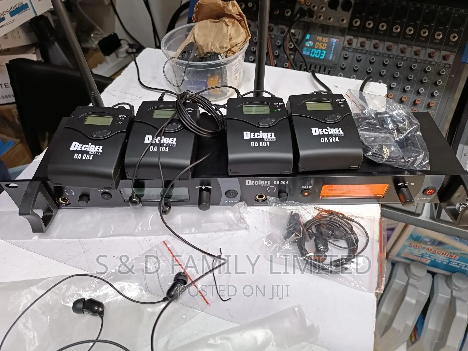 4 Channels in-Ear Monitor System