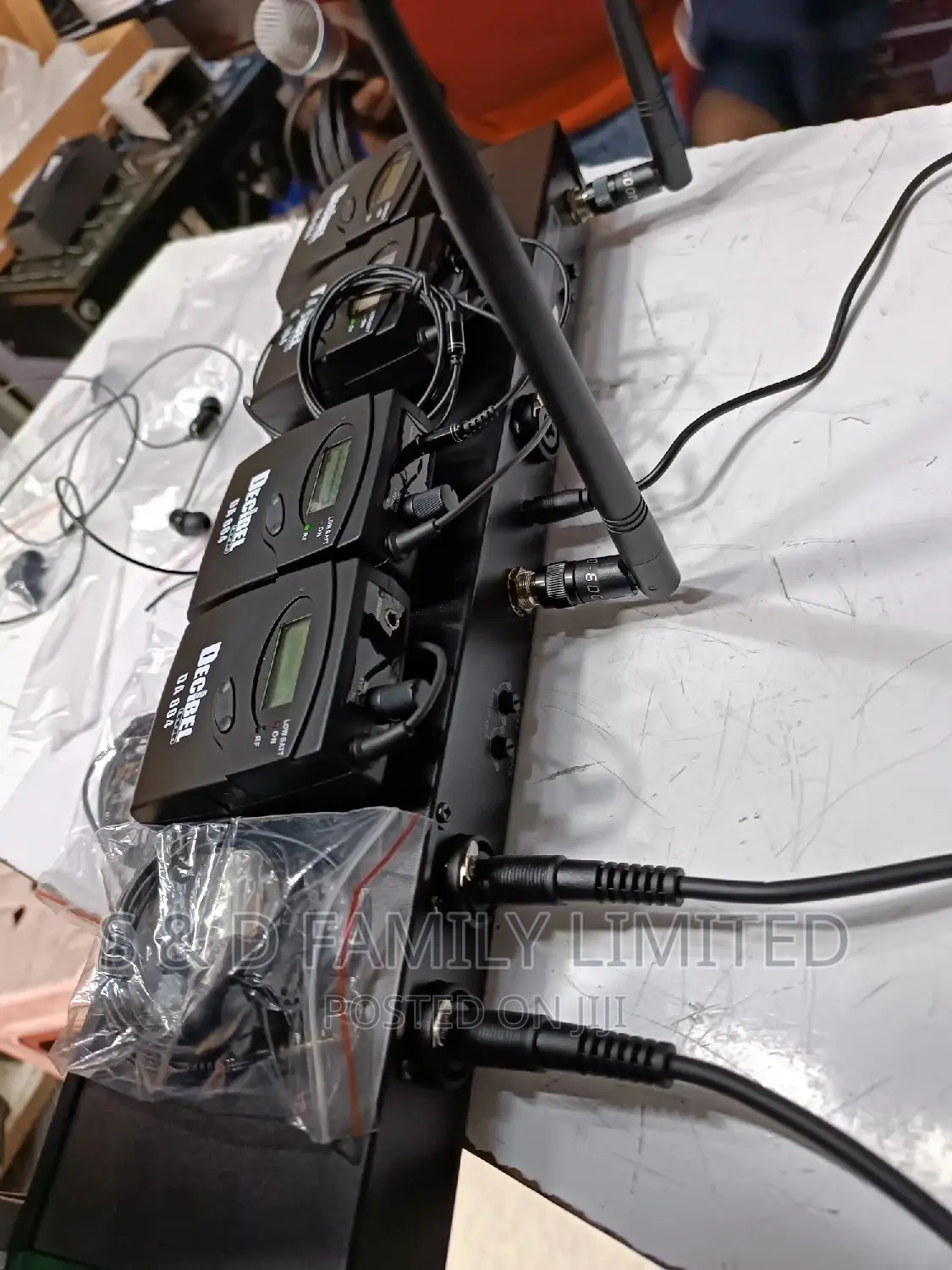 4 Channels in-Ear Monitor System