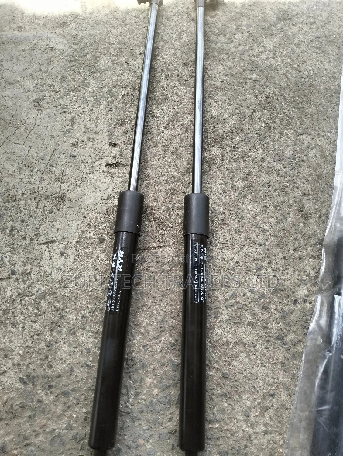 Safari Landcruiser Roof Shocks