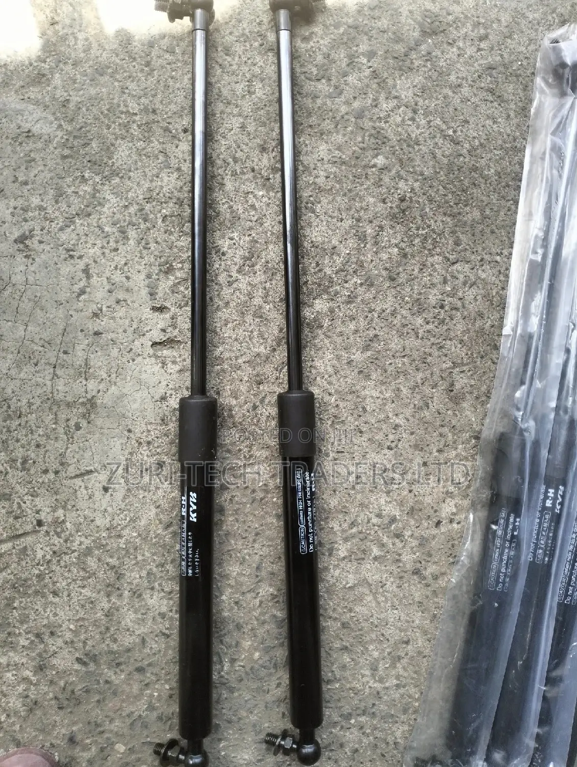 Safari Landcruiser Roof Shocks