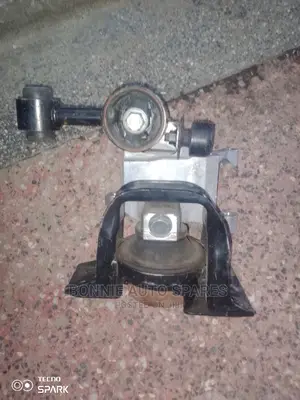 Nissan Sylphy N17 Engine Mounting