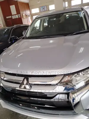 Mitsubishi Outlander 2016 Gold