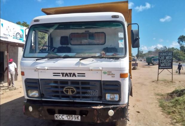 Tata Lorry Tipper - thumbnail 2