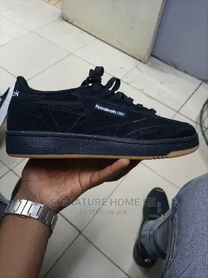 Reebok Sneakers